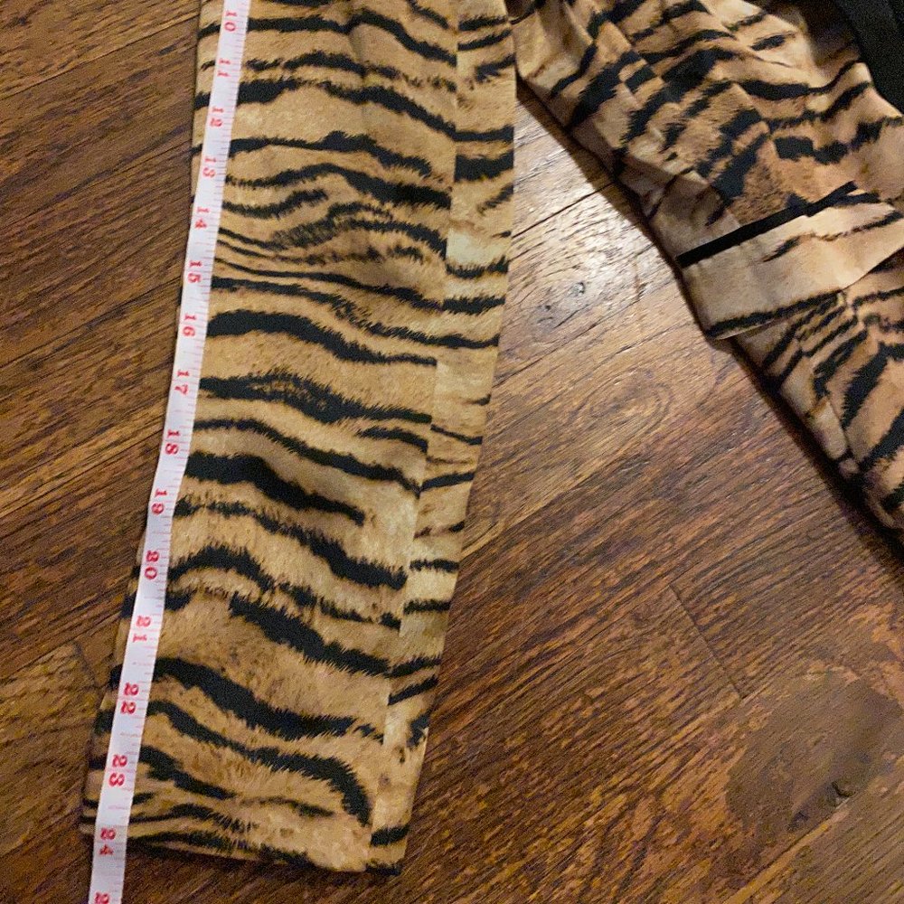 Zara, BN Beautiful Silk Tiger Print Blazer, Size L - Picture 11 of 11